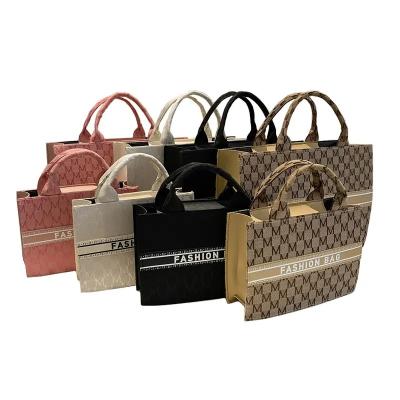 China 1:1 Wholesale High Quality Designer Casual Ladies Street Beach Handbags For Women Women Luxury Fashion Tote Bags With Zipper for sale