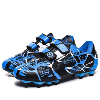 China 2021 Anti Slip Kids Soccer Shoes Outdoor Spike Football Shoes Turf Cleats Trainings Football Sneaker for sale