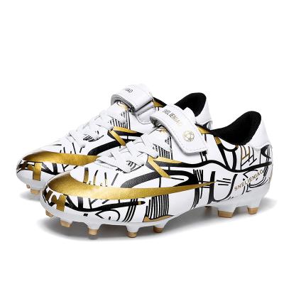 China 2021 Men's And Women's Anti Slip Soccer Shoes Spike Football Shoes Turf Cleats Outdoor Trainings Football Sneaker for sale