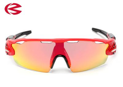 Chine Lunettes de soleil anti-éblouissantes de sports polarisées par UV400 de résistance à haute impression extérieure pour des activités en plein air à vendre