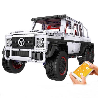 China RC Model Building Blocks Set 2.4Ghz High Speed ​​RC Car Hobby Electric Blocks APP Remota Control Car For Gift for sale