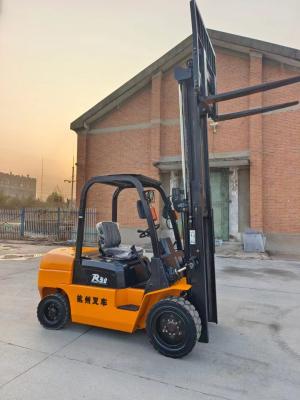 Cina 3M Hangcha 3 tonnellate di forklift diesel di seconda mano con cambio laterale incluso in vendita