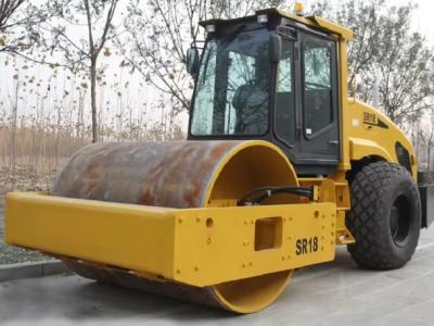 China 18 toneladas de rodillo vibratorio hidráulico para carreteras pequeñas compactador de pavimento SR18 rodillo amarillo en venta