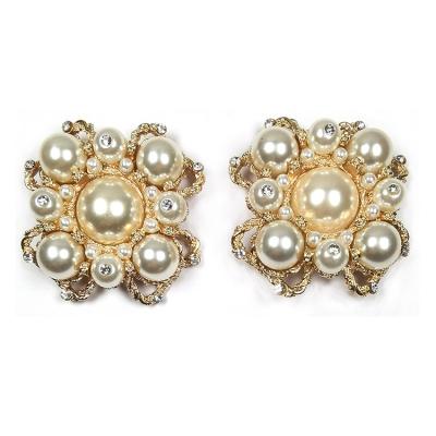 China Garment Manufacturer Fashion Pearl Rhinestone CC Brooch Pin For Ladies Women for sale