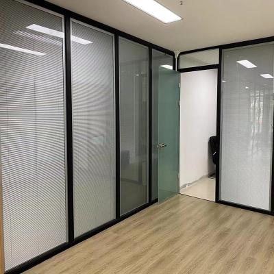 China Leisure Facilities Manufacturer 80mm Single Layer Transparent Glass Integrated Magnetic Shutter Hotel Partition Wall Glass Aluminum Profile for sale