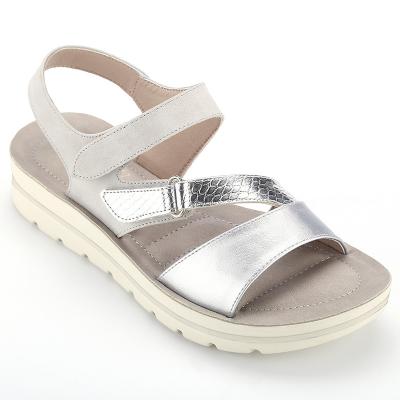 China Summer Breathable Hot Selling Anti-Slippery Metallic Strap Shoes Fashionable Women Flat Sandals for sale