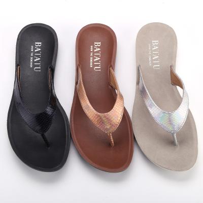 China Shiny Animal Texture Flip Flops Daily Wear Fashion Trend High Quality Flat Slipper for sale