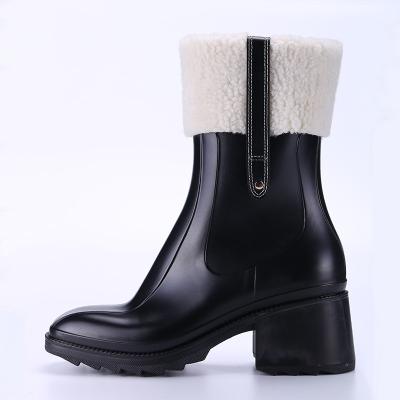 China Deodorization Snow Boots For Women Waterproof Insulated Square Toe Chunky Heel Fashion Black Zipper Shoes for sale