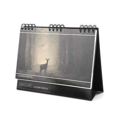 China Durable Custom Unique Folding Desk Calendar Printing for sale