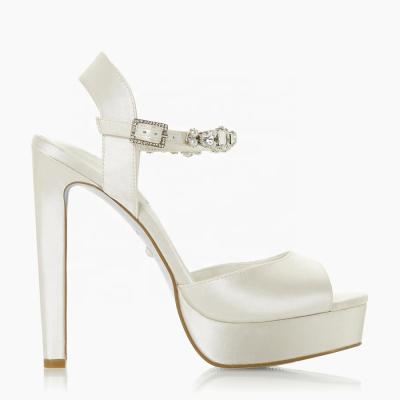 China Outdoor Crystal Embellished Platform Wedding Shoes Bridal Shoes for sale