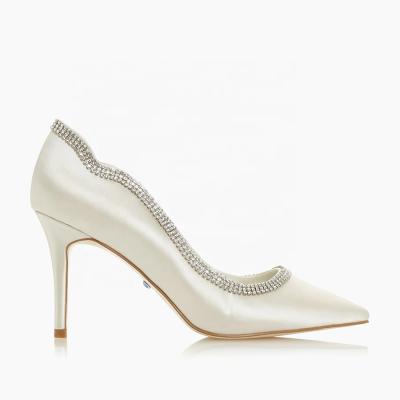 China Light Pointed Toe Ivory Diamante Embellished Women Wedding Shoes for sale