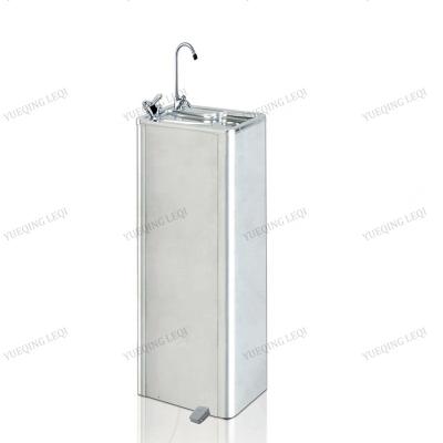 China Outdoor Stainless Steel School Water Dispenser With Pedal for sale