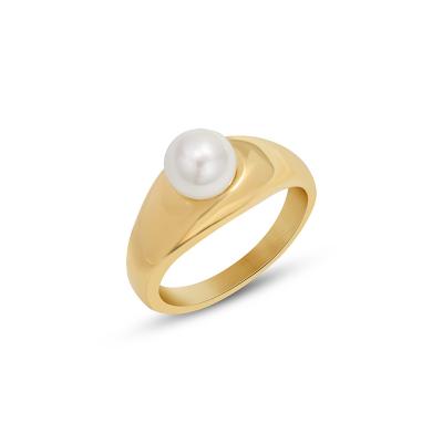 China FASHIONABLE Antiques Mother Women Jewelry Rings Gift Unusual Titanium Steel Gold Plated Ring Vintage Box With Pearl for sale