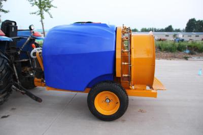 China Autonome tractie luchttoevoer boomgaard mist sproeier 1600L CE goedgekeurd Te koop