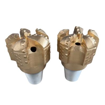 Κίνα 6 ιντσών 5 λεπίδας PDC Bit Matrix σώμα 3 1/2 ′′ API Reg Pin Diamond Drill Bit προς πώληση