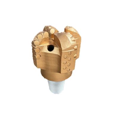 Κίνα 140mm 4 Blade PDC Bit Matrix Σώμα 2 3/8 ′′ API Reg Pin Hard Rock Drill Bits προς πώληση