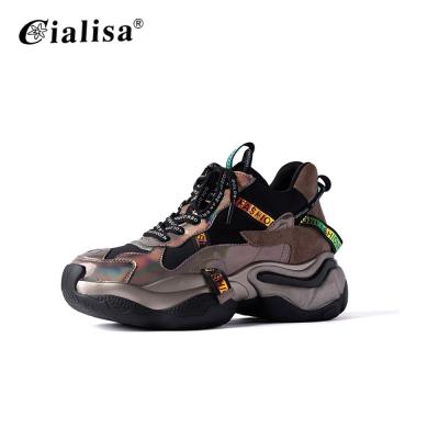 China Latest Fashionable Anti-odor Double Suction Bottom Women Sports Sneakers Walking Casual Shoes for sale