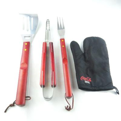 China Hot Selling Easily Cleaned Wooden Handle Stainless Steel BBQ Tool Kit For Outdoor BBQ for sale