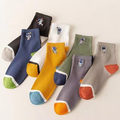 China 2020 hot sale knitted men's mid-tube socks autumn astronaut breathable deodorant sweat trend business breathable socks for sale