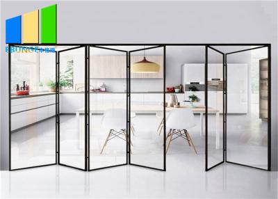 China Doble esmaltado moderó el marco de aluminio externo plegable exterior de cristal de las puertas del patio en venta