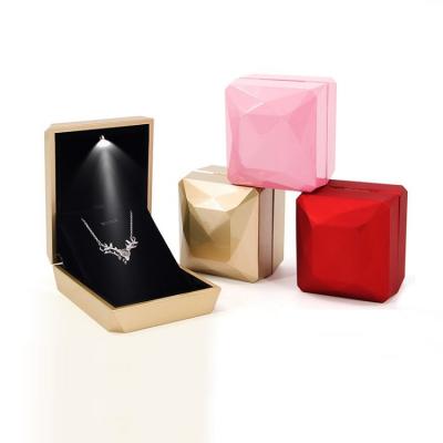 China Classic Elegant Vintage Diamond Faucet LED Jewelry Necklace Box Ring Bracelet Pendant Box Jewelry Luxury Gift Packaging for sale