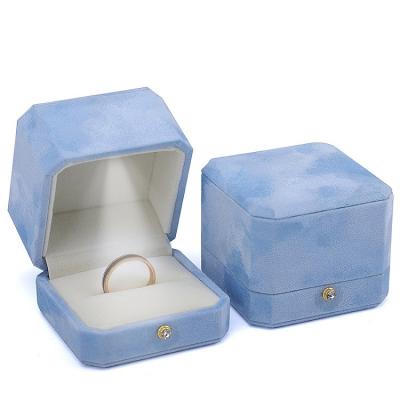 China Classic Elegant Vintage Luxury LED Velvet Diamond Ring Packaging Box Popular Luxury Octagonal Jewelry Box for sale