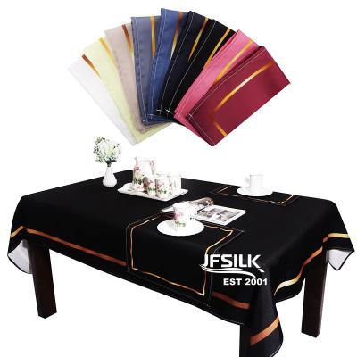 China Table Runner With Napkin Waterproof Polyester Spill Wedding Decorative for sale