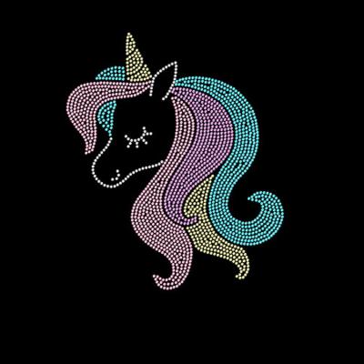 China Custom Hot Flatback Fashion Bling Fix Unicorn Horse Rhinestone Transfer Pattern For T-shirt for sale