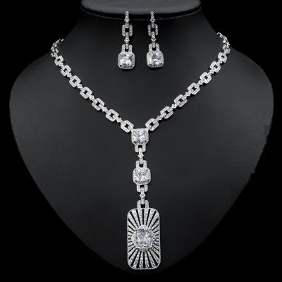 China CLASSIC Good Prices Wedding Bridal Jewelry Set Dealing Earrings Necklace Luminous Zircon Jewelry Set for sale