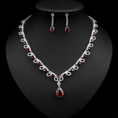 China CLASSIC New Design Ladies Jewelry Set Bridal Necklace Two Piece Set Earrings Luxury Jewelry Decoration for sale