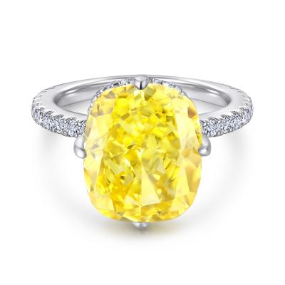 China CLASSIC Women Wedding Jewelry Rhodium Emerald Shape Yellow Crushed Ice Cut CZ Diamond Engagement Ring for sale