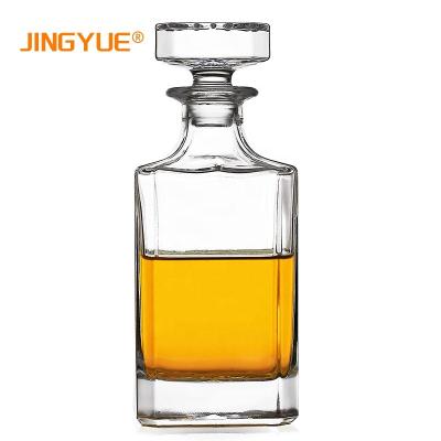 China New Custom Logo Lead Free Plain Square Whiskey Decanter 26oz Classic/Postmodern Backing With Glass Stopper For Liquor Wine Cocktail for sale