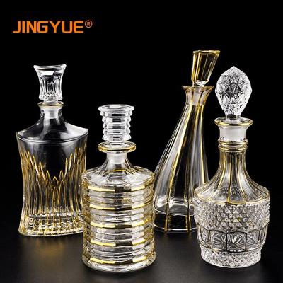 China New Classic/Postmodern Bulk Hotel Restaurant 500ml 17oz Luxury Golden Rim Crystal Whiskey Decanter For Vodka Hand Made Tequila for sale