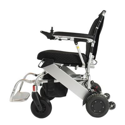 Chine Moteur pliable portatif plus âgé du fauteuil roulant électrique 300W avec le circuit de freinage électromagnétique à vendre