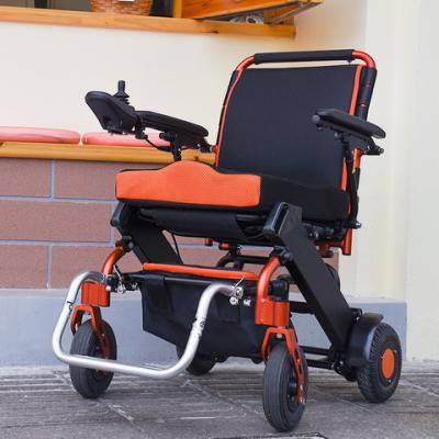 Chine Fauteuil roulant électrique pliable 6 km/h avec pneu rigide en PU à vendre