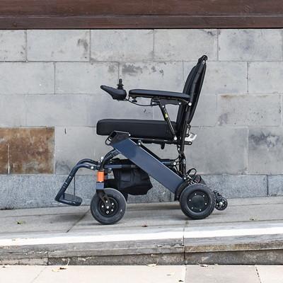 China Litio Ion Battery Electric Wheelchair Lightweight plegable en venta