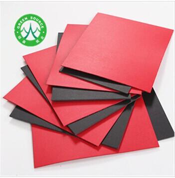 Cina 100% Red Paper Virgin Wood Anticurvature Black Color Pulp Colored Paperboard in vendita