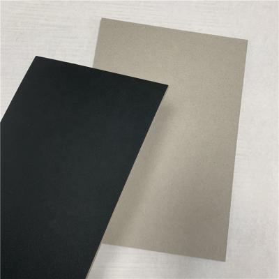 China Gray Back Laminated Cardboard Sheets 1mm Anticurl Black Cardboard Paper 1.5mm à venda