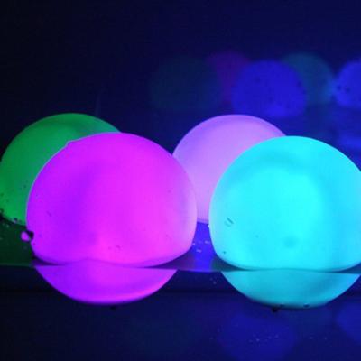 China Garden 34cm Plastic Waterproof PE Ball IP68 Solar Led Light, Solar Fill, RGBW Light With Remote Control for sale