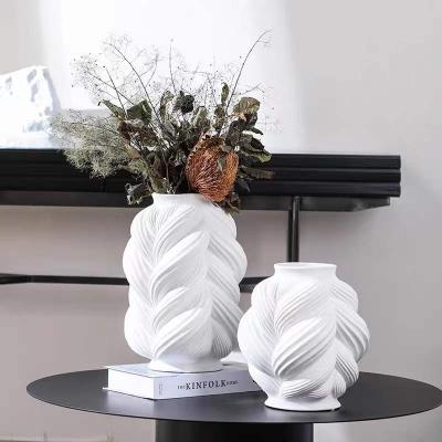 China Minimalist New Design Nordic Leaf Shape Porcelain White Modern Wedding Ceramic Flower Vase for sale