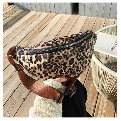 China Water Proof Ladies Loung Bag New Korean Style Fashion Personality Leopard Pussy Pack Waist Bag Fashionable Bum Bag for sale