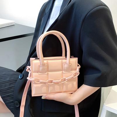 China Fashion 2021 Chain Ladies Tote Bag Weave PU Leather Women Tote Bags Designer Handbag Mini Women Handbags for sale