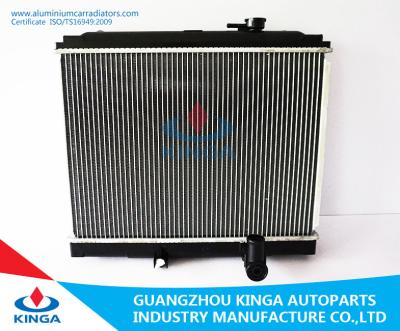 China De Radiator van vervangingstoyota beëindigt Toyota Sienna 95-98 MT-Aluminium Autoradiators Te koop