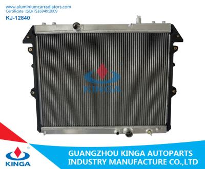 China Hilux Innova 2004 - OEM 16400-Ol160/Ol120/Ol140 van de de Diesel autoradiator van MT Toyota Te koop