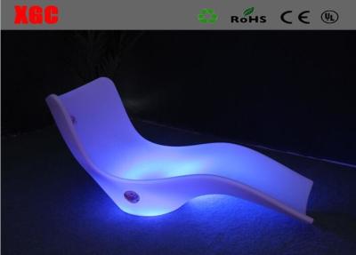 Chine Durée de longue durée extérieure des meubles AC110v-240v de chaise longue bleue et blanche de LED à vendre