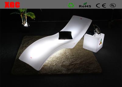 Chine Sofa léger de lumière du bâti de rotation LED, matériaux modernes de PE de meubles de sofa à vendre