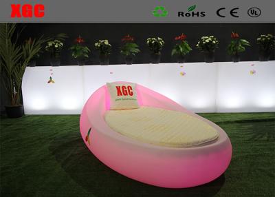 Chine Chaise longue rougeoyante menée par forme moderne d'oeufs pour le sommeil latéral de piscine à vendre