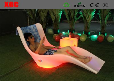 Chine Couleur extérieure de la chaise longue RVB du PE LED avec la batterie de polymère de lithium de 4400 heures-milliampère à vendre