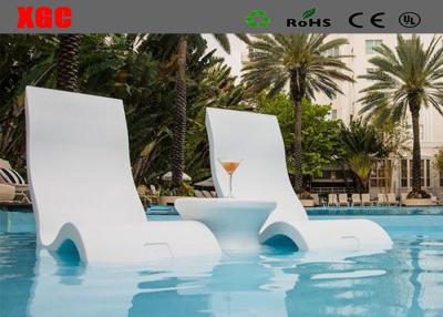 China Equipo/plástico al aire libre de la diversión del color blanco en las sillas del agua para la piscina baja en venta