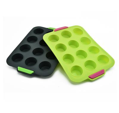 China Viable Hot Selling Non-Stick 12 Cup Silicone Muffin Cupcake Mold for sale